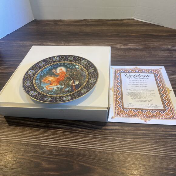 Villeroy & Boch Heinrich "The Red Knight with Box & Certificate - Picture 1 of 5